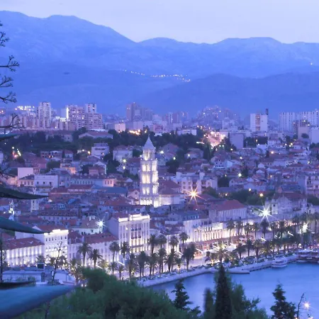 Апартаменти Mahonia Спліт